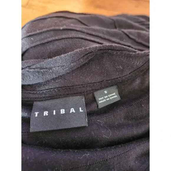 Tribal Black Textured Top - Picture 4 of 6